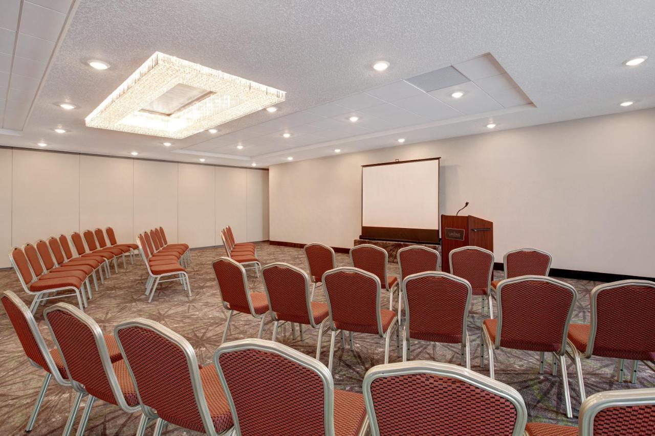 The Landing Hotel & Conference Centre St. Paul Εξωτερικό φωτογραφία