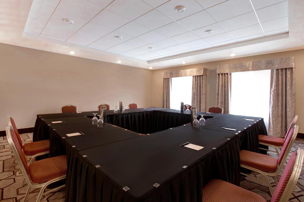 The Landing Hotel & Conference Centre St. Paul Εξωτερικό φωτογραφία