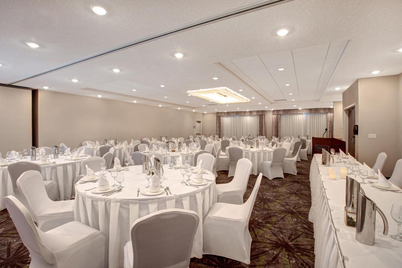 The Landing Hotel & Conference Centre St. Paul Εξωτερικό φωτογραφία