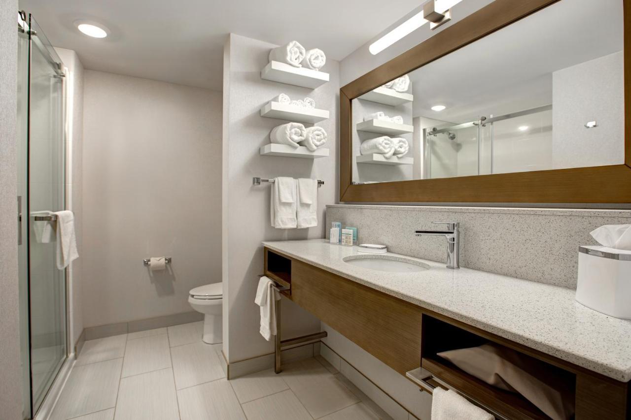The Landing Hotel & Conference Centre St. Paul Εξωτερικό φωτογραφία