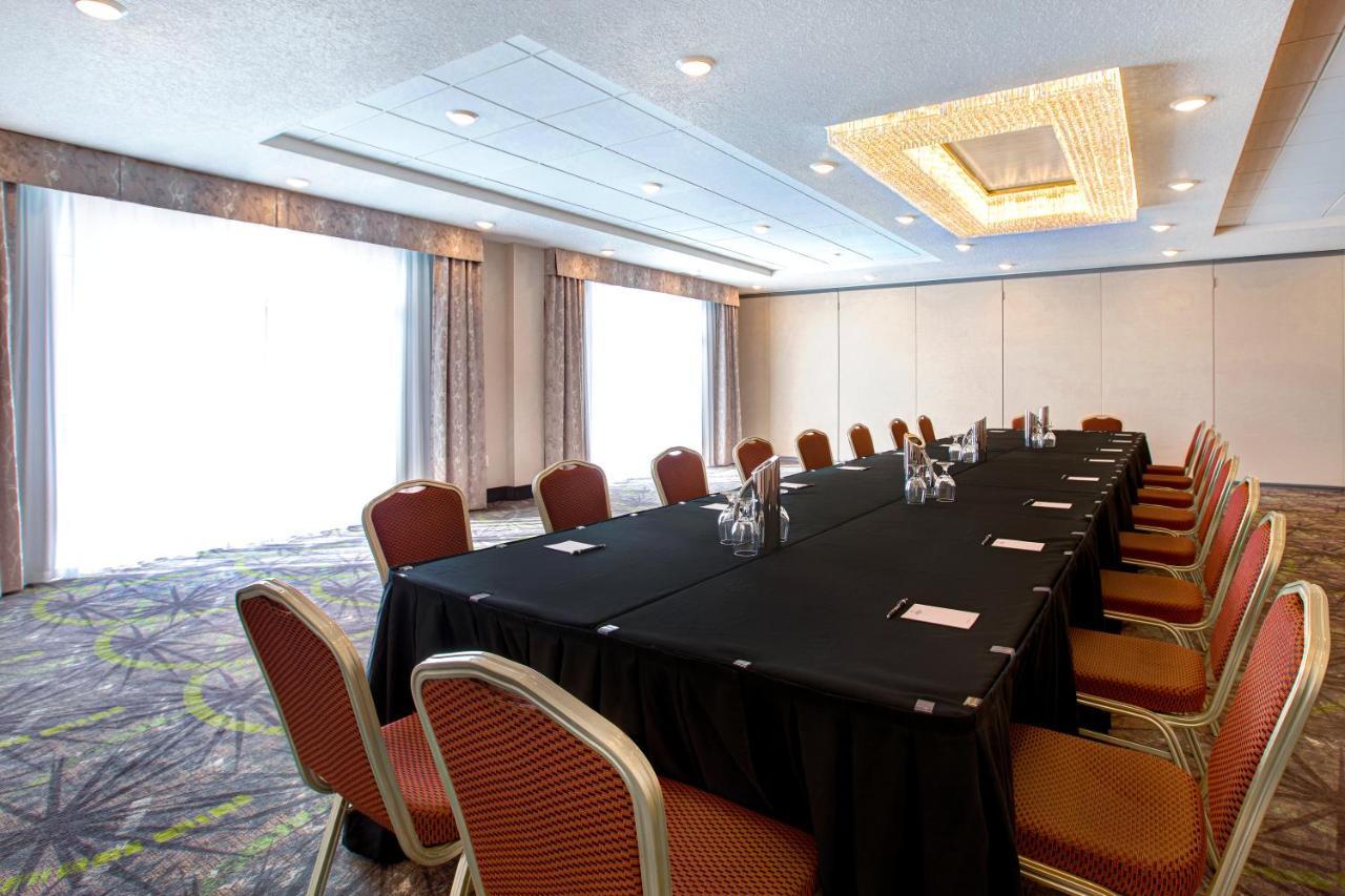 The Landing Hotel & Conference Centre St. Paul Εξωτερικό φωτογραφία