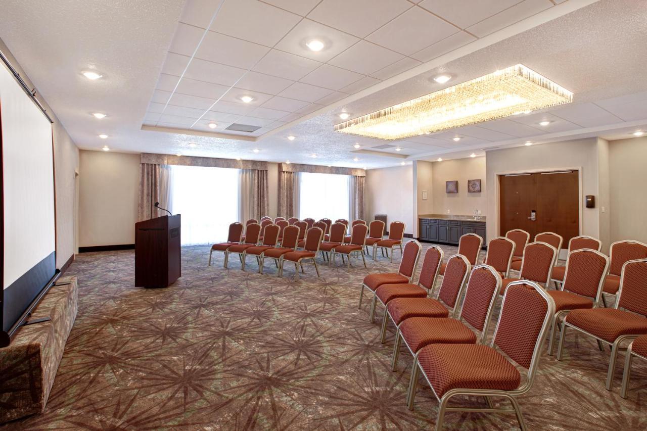 The Landing Hotel & Conference Centre St. Paul Εξωτερικό φωτογραφία