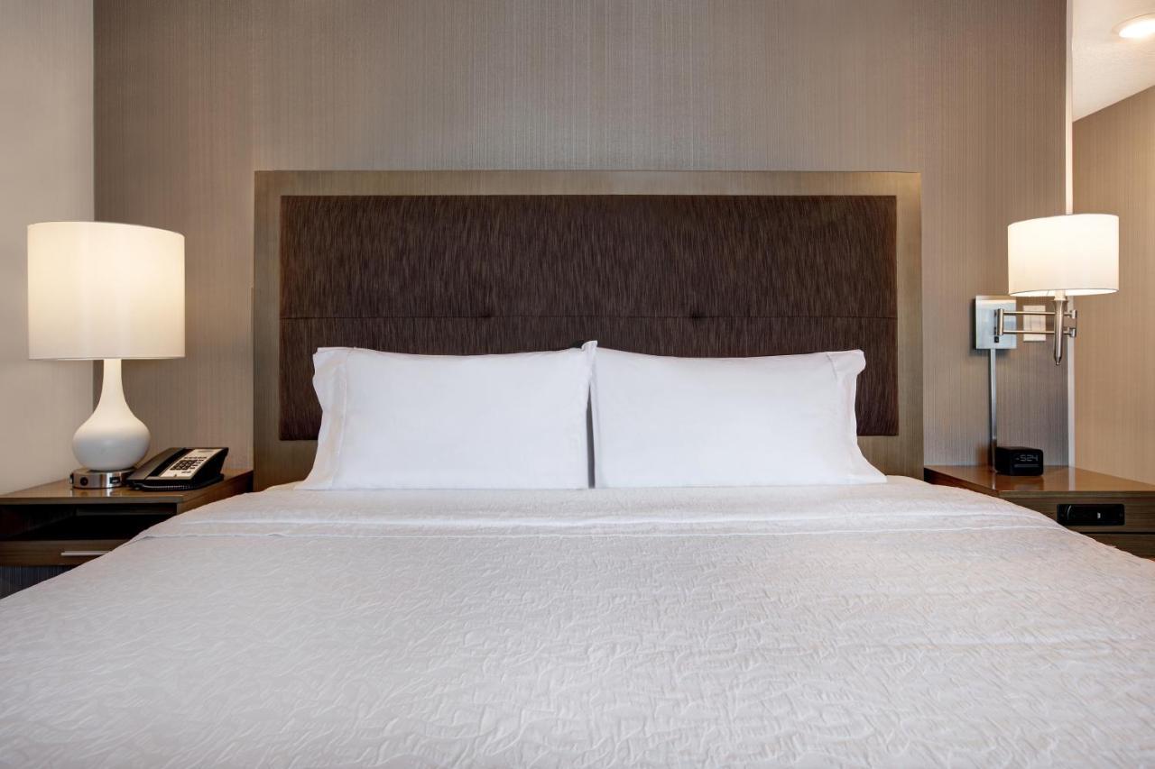 The Landing Hotel & Conference Centre St. Paul Εξωτερικό φωτογραφία