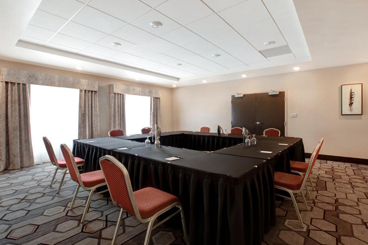 The Landing Hotel & Conference Centre St. Paul Εξωτερικό φωτογραφία