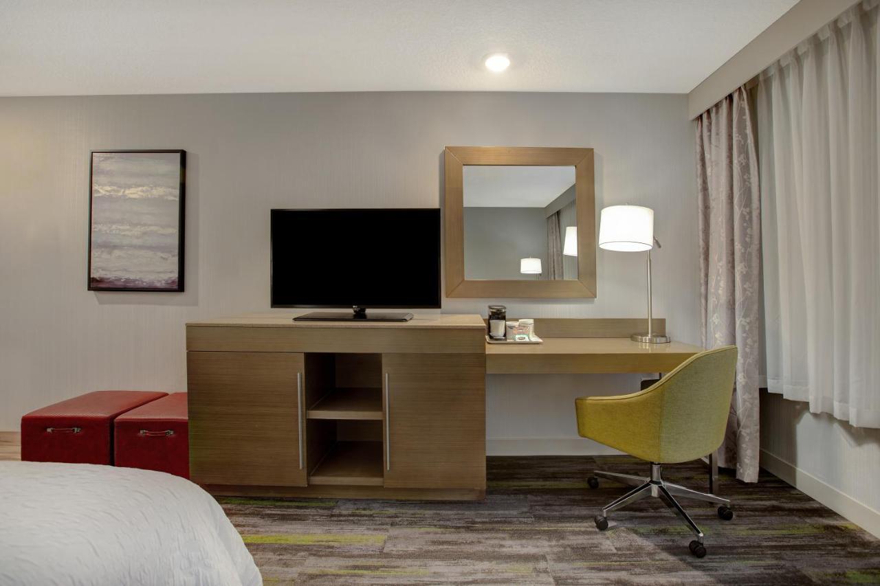 The Landing Hotel & Conference Centre St. Paul Εξωτερικό φωτογραφία