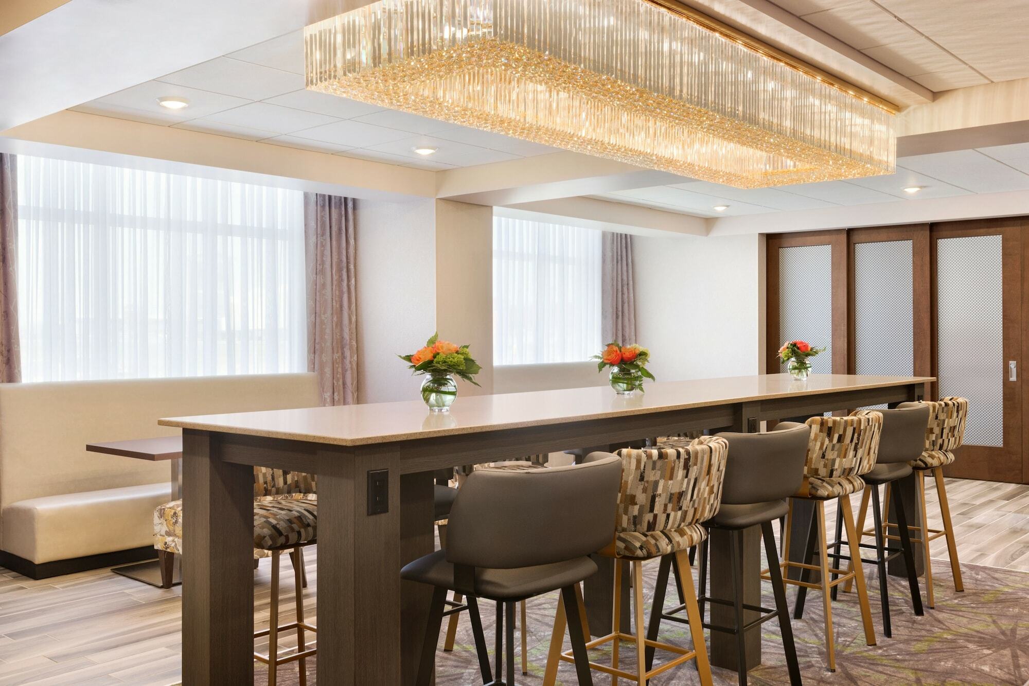 The Landing Hotel & Conference Centre St. Paul Εξωτερικό φωτογραφία